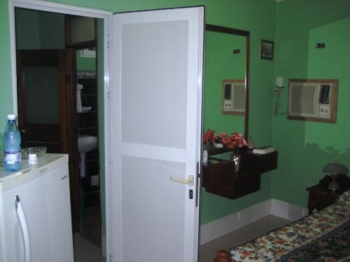 'chambre' is what you can see in this casa particular picture. Casas particulares are an alternative to hotels in Cuba. Check our website cuba-particular.com often for new casas.