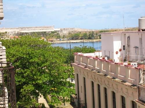 'view harbour' is what you can see in this casa particular picture. Casas particulares are an alternative to hotels in Cuba. Check our website cuba-particular.com often for new casas.