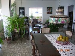 'Salle a manger' is what you can see in this casa particular picture. Casas particulares are an alternative to hotels in Cuba. Check our website cuba-particular.com often for new casas.