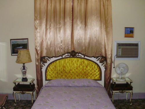 'BED 2.1' Casas particulares are an alternative to hotels in Cuba. Check our website cubaparticular.com often for new casas.