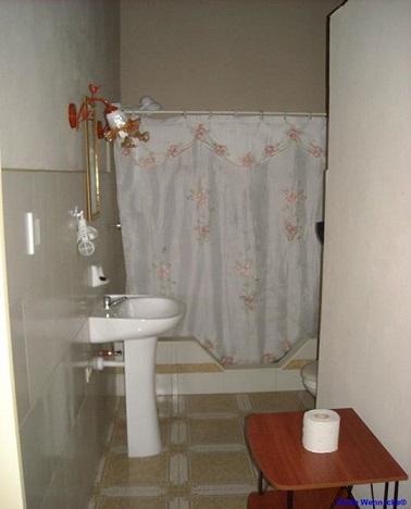 'Bathroom1' is what you can see in this casa particular picture. Casas particulares are an alternative to hotels in Cuba. Check our website cuba-particular.com often for new casas.