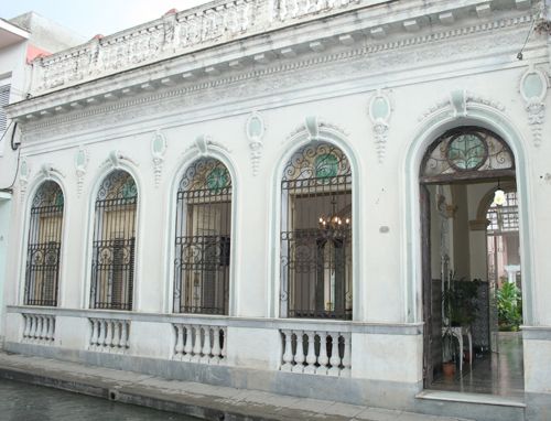 '' Casas particulares are an alternative to hotels in Cuba. Check our website cubaparticular.com often for new casas.