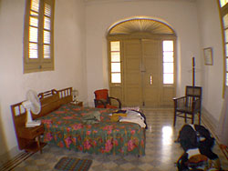 'Habitacin' is what you can see in this casa particular picture. Casas particulares are an alternative to hotels in Cuba. Check our website cuba-particular.com often for new casas.