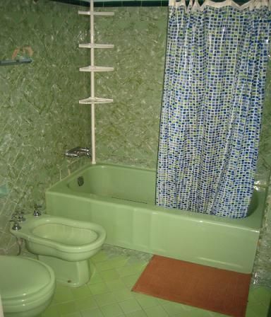 'Bathroom1' is what you can see in this casa particular picture. Casas particulares are an alternative to hotels in Cuba. Check our website cuba-particular.com often for new casas.